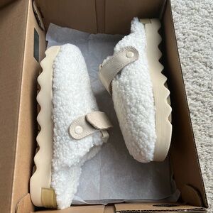 Womens Brand New Sorel Viibe Faux Shearling Clog Cream 8